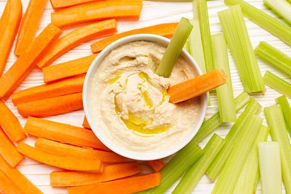 Healthy Snacks Carrots and Hummus