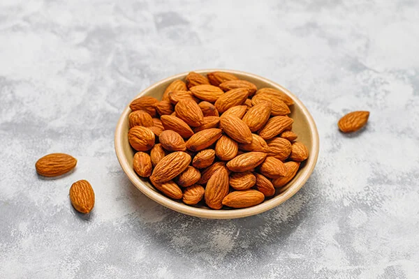 The Benefits of Almonds for a Flat Stomach